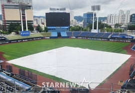 'First no-game of the season': NC vs. Hanwha, 0% chance of rain, Park Jun-young writes 'Korea's first' development player drama — will he seize his 'second chance'? [Changwon on-site]