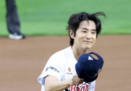 [Photo] Kwon Yul 'Steps up as 10th batter to break losing streak'