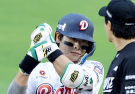 [Photo] Park Chan-ho celebrates reaching 1,000 hits