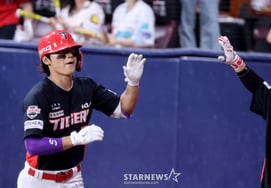 [Foto] «Hermano Sun-bin, ¡levanta más la mano!» Kim Do-young
