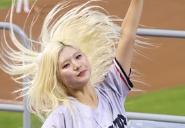 [Foto] Ahn Hye-ji: «¡No me empujen! Batalla dorada»