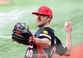 [Foto] «¡Vamos a extenderlo para que el bullpen descanse!» Nail