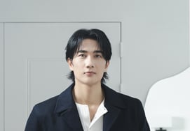 Um Tae Goo (Wild Shing) nháy mắt ngẫu hứng trên sân khấu'Giả vờ dễ thương cả đời đi' [Phỏng vấn ①]