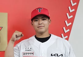 Lee Beom-ho expresses great satisfaction: "Shirakawa's stuff is reportedly better than during his SSG-Doosan days → will start in the bullpen before moving to the rotation"