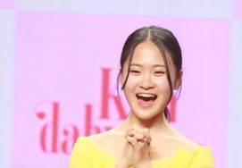 The Rebellion of a Little Giant..Kim Da-hyun Ranks Third Among Female Trot Stars in Star Ranking