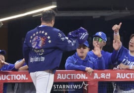 [フォト] '親指が自然に立つ！' チェ・ヒョンウ