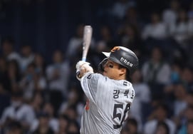 'Poor Condition' Yet Kang Baek-ho Delivers, 'Overwhelming RBI Leader' — 10 Billion Won Deal Is Too Cheap
