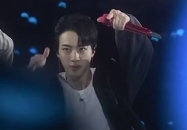 BTS・ジン、ラスベガスで輝くステージ..世界中がざわついている!