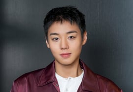 Forget Wanna One's Park Ji-hoon.. The 'Single-Track Brother' Who Runs Without Rest Ahead of Military Service [★FOCUS]