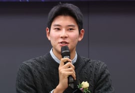 ヤンキースの34億のラブコールを拒否した！ 釜山高校のハ・ヒョンスン、なぜ韓国に残ったのか "KBOで活躍する先輩たちを見て希望を持った" [インタビュー]