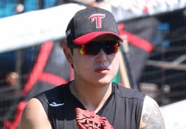 [フォト] 帰ってきたパク・ドンウォン、腰に異常なし