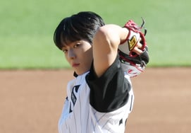 [Foto] BTOB Min-hyeok, estilo caligráfico en el montículo