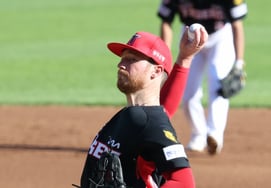 [Photo] Oler aims for '7th win'
