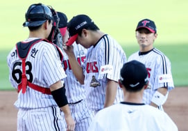 [Foto] Song Seung-gi, sin carreras pero con sensación de pérdida