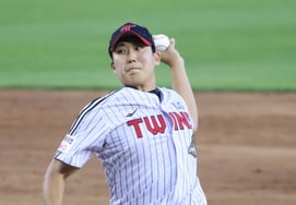 [フォト] ソン・ジュヨン「必ず阻止する」