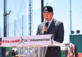 「野球への情熱がすごい、プロ野球が見習うべきだ」オ・スンファン・ソン・ドンヨルも感嘆、'なんと17年目' OK聾者野球大会の感動の現場 [華城現場]