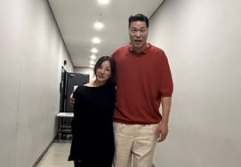 'Lee Sang-soon♥' Lee Hyo-ri, estrecha relación con Seo Jang-hoon.. Diferencia de estatura en una tierna foto de tiro
