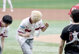 [Foto] «¡No pisemos el suelo!» El grupo masculino E.V.N. Lee Jung-hyun