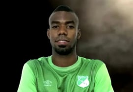 衝撃「8年の付き合いを燃やし、頭の横に聖書を残した」「名門クラブ出身のサッカー選手、奇抜な殺人行為に『驚愕』」