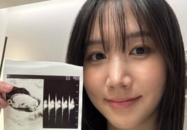 Hong Yoo-kyung, formerly of Apink, announces she is 16 weeks pregnant; baby's nickname is "Dangdang" — a joyous occasion three years after marriage [Star Issue]