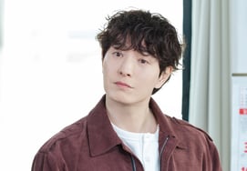 Jung Sung-il, de 'Por favor, realice el depósito' a '¡Eche un vistazo!', emana un encanto amigable y desenfadado