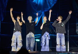 "希望成为互相关爱的关系"SHINee不顾诸多争议,演唱会依然盛况空前