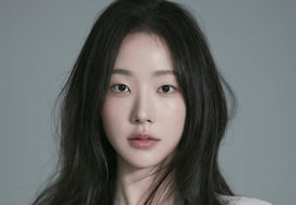 'Omaejin' Chae Won-bin: "My First Romantic Comedy Was Challenging, But I Found Strength Through the Character" [Interview ①]