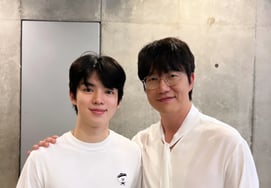 Singer Sung Si-kyung, after meeting with figure skater Cha Jun-hwan, expressed "stormy emotion": "So humans can fly in the sky after all."