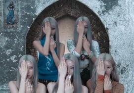 MEOVV, a powerful return... 'DDI RO RI' MV released
