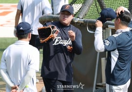 [Photo] Ryu Hyun-jin: "The start is cute"