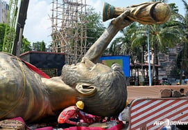 Miedo al colapso de la 'estatua de Messi de 21 m' que azotó a la India; finalmente fue demolida... debido a una construcción defectuosa: «¿Cómo es que el dios del fútbol se convirtió en una ruina?»