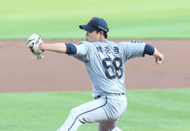 [Foto] Park Jun-young: 'Bulkkot Baseball Wind-up'