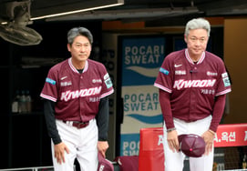 [Photo] "It must be just as tough on the other side?" Manager Seol Jong-jin