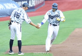 [Photo] Kang Seung-ho's 'silent comeback home run'