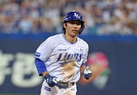 'Even like this, won't they pick me?' Lee Jae-hyun staged a powerful display of capability in front of Ryu Ji-hyun, hitting a season-high seventh home run!