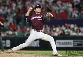 '0イニング被ホームランドカン'それでも1ラウンドを信じる監督「キム・ソジュン、パク・チソン、ユート、ウォン・ジョンヒョンを必勝リレーとして使う」 [インチョン現場]