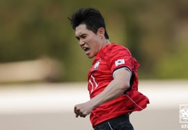 'Lee Dong-gyeong's Free Kick Decisive Goal' Hong Myung-bo's Team Edges El Salvador 1-0... Struggling Under Pressure from 100th-Ranked Team, 'World Cup Tasks Confirmed'