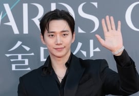 李俊昊，明星排名男演员第2位...男神的品格