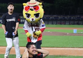 "Возвращение KBO через 650 дней" KIA новый картофель, первая победа в 25-м дне рождения... И поздравительную песню мне подарили: "Кажется, всю жизнь не забуду."