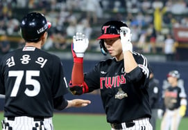 [In one go] "It feels like I've returned to my original form?" Hong Chang-ki, who hit the tying home run