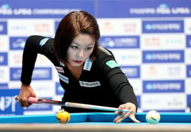 y la 'Reina del billar' Kim Ka-young, ¡increíble! Logró avanzar a los 32avos de final con un promedio histórico de 3.º lugar. Jung Soobin y Slon Piyavi también se unieron.