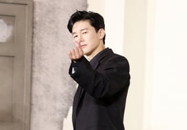 Kim Mu-yeol, 'True Education' Loves You [★Photo]