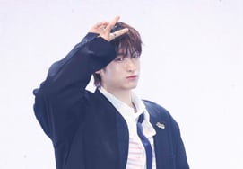 NAZE's Kim Geon 'Lovely Visual' [★Photo]