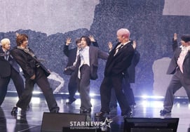 NAZE's 'Extraordinary Performance' [★Photos]