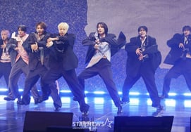 NAZE's 'Extraordinary Performance' [★Photos]