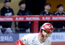 [Foto] Choi Ji-hoon, el solista que persigue