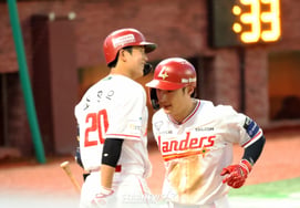 [Foto] «¡Hyeong-woo, también te pedimos un jonrón!» Choi Ji-hoon, el solista que persigue