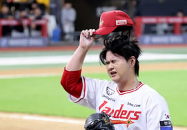 [Foto] 'Espectacular actuación en el octavo inning' Kim Min