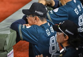 Lotte, con solo tres victorias en 10 juegos, no pudo ganar con solo cuatro hits, a pesar de la suerte que le acompañó [Desde Busan]