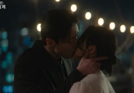 ホ·ナムジュン、♥イム·ジヨンと涙のキス「全部片付けて、私だけ見て」 [素敵な新世界★夜TView]